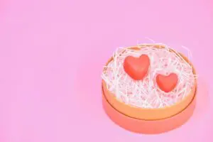 Lineのステメ 匂わせ おしゃれ 面白系 おすすめの設定6選 意味深な暗号 記念日も ぺろ恋